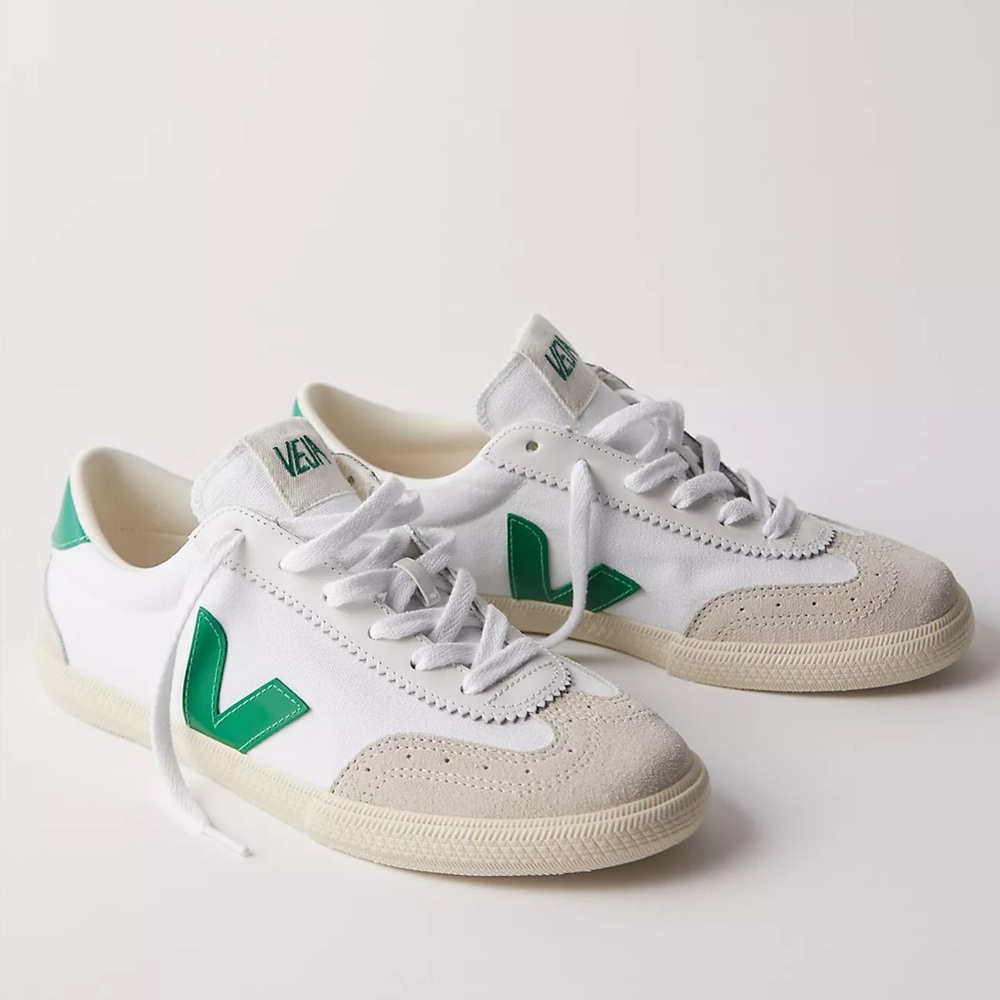 Veja Volley Sneakers in Emerald